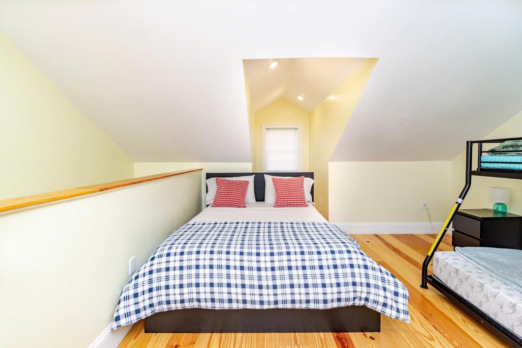 דירות 37 - 3Br Quincy - Cozy Townhouse Near Blue Hills מראה חיצוני תמונה